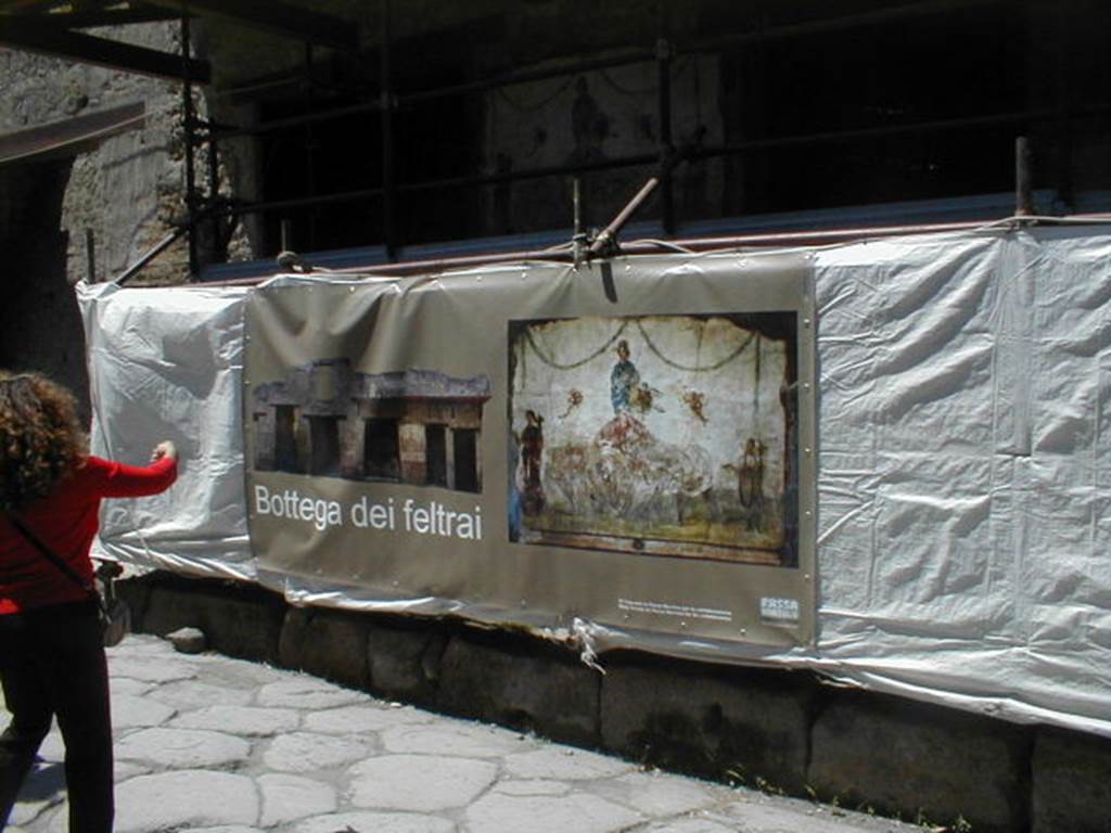 IX.7.6 Pompeii. May 2005 during restoration