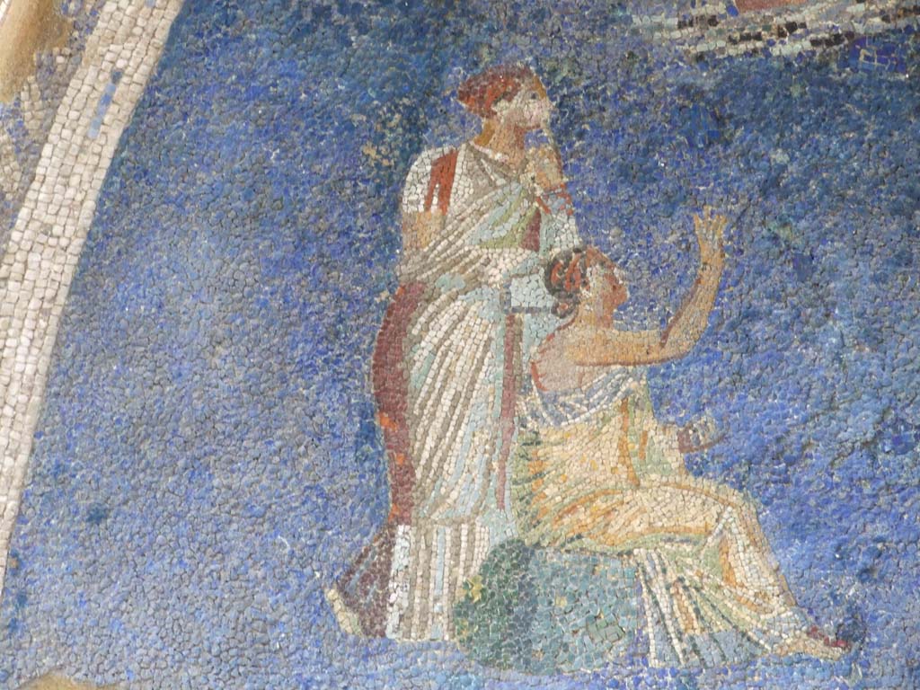 IX.7.20 Pompeii. December 2007.
Mosaic fountain. Detail from arched top. Two female figures, one seated on rock with second standing behind.