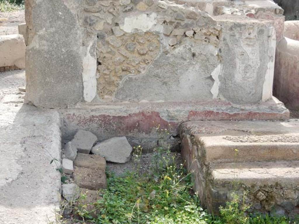 Tempio dionisiaco in località Sant’Abbondio di Pompei. May 2018. South end of west wall.
Photo courtesy of Buzz Ferebee.