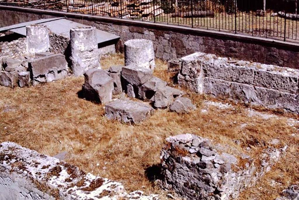 Tempio dionisiaco in località Sant’Abbondio di Pompei. 1973. Looking across to north wall. Photo by Stanley A. Jashemski.
Source: The Wilhelmina and Stanley A. Jashemski archive in the University of Maryland Library, Special Collections (See collection page) and made available under the Creative Commons Attribution-Non-Commercial License v.4. See Licence and use details.
J73f0351
