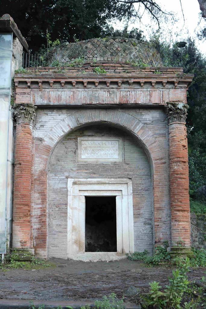 Pompeii Porta Nocera. December 2018.
Tomb 17ES, looking south. Photo courtesy of Aude Durand.