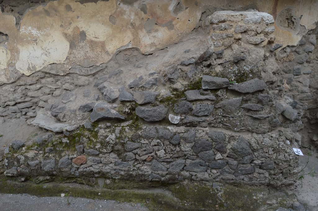 I.8.1 Pompeii. October 2018. West exterior side wall with ramp and altar.
Foto Taylor Lauritsen, ERC Grant 681269 DCOR.
