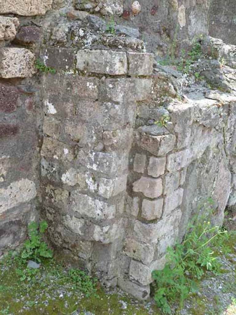 IX.8.1 Pompeii. May 2010. East end.