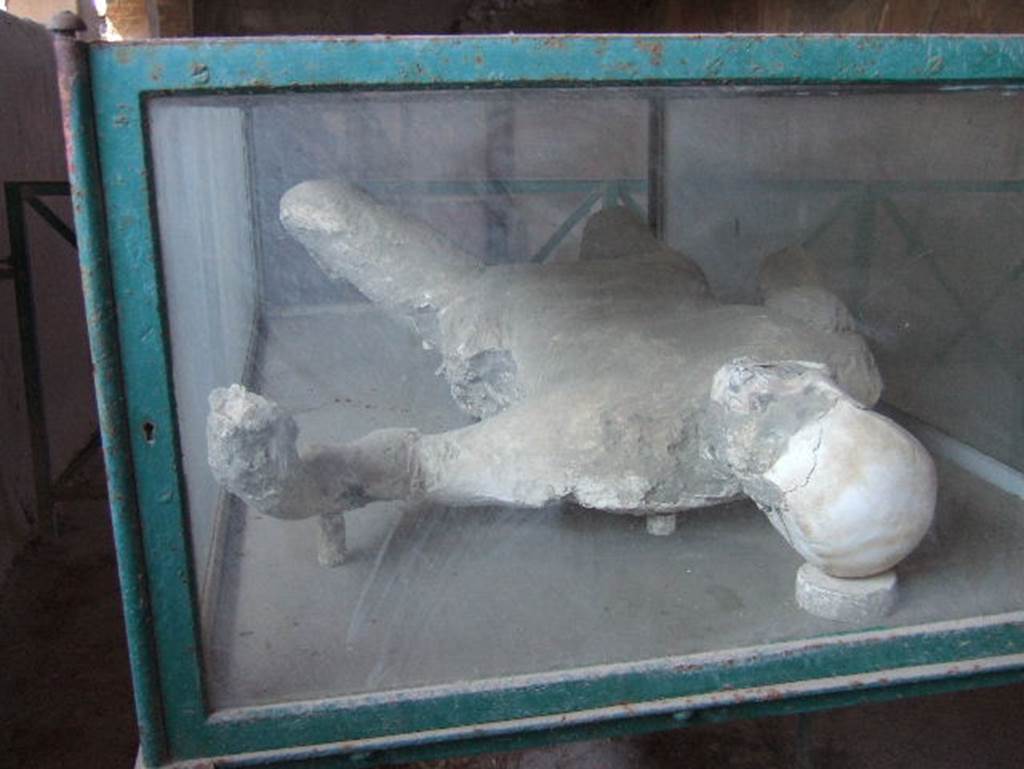 I.6.2 Pompeii. May 2006. Victim number 20. Plaster cast of one of the fourth victim found to the north of the other group of two females.