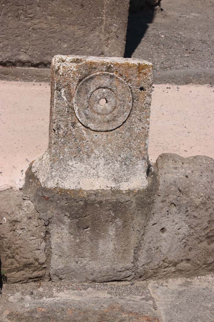 V.1.3 Pompeii. September 2021.
Fountain between V.1.3 and V.1.4 on north side of Via di Nola. Photo courtesy of Klaus Heese.