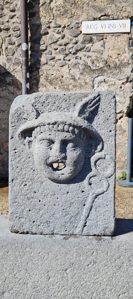 Fountain with relief of Mercury at VI.8.24, Pompeii. April 2022.
Looking west. Photo courtesy of Giuseppe Ciaramella.

