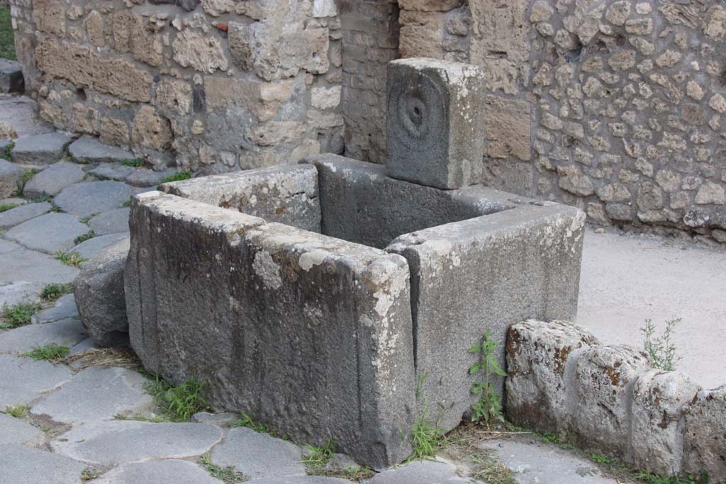 Fountain outside IX.10.2. September 2017. Looking south-east from Via di Nola. Photo courtesy of Klaus Heese.