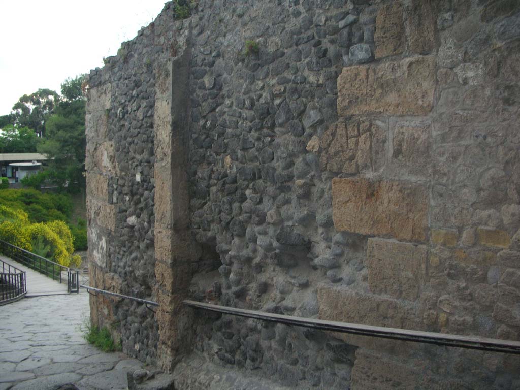 Porta Marina, Pompeii. May 2011. Looking west along north wall of wider tunnel at west end. Photo courtesy of Ivo van der Graaff.

