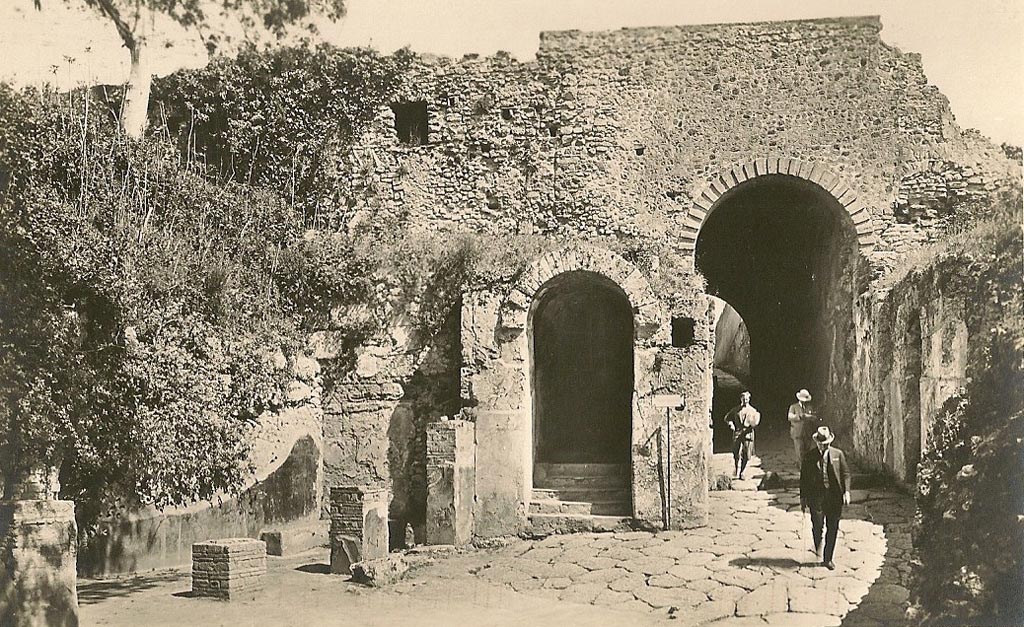 Pompeii Porta Marina. Old undated photo. Looking east. Courtesy of Rick Bauer.