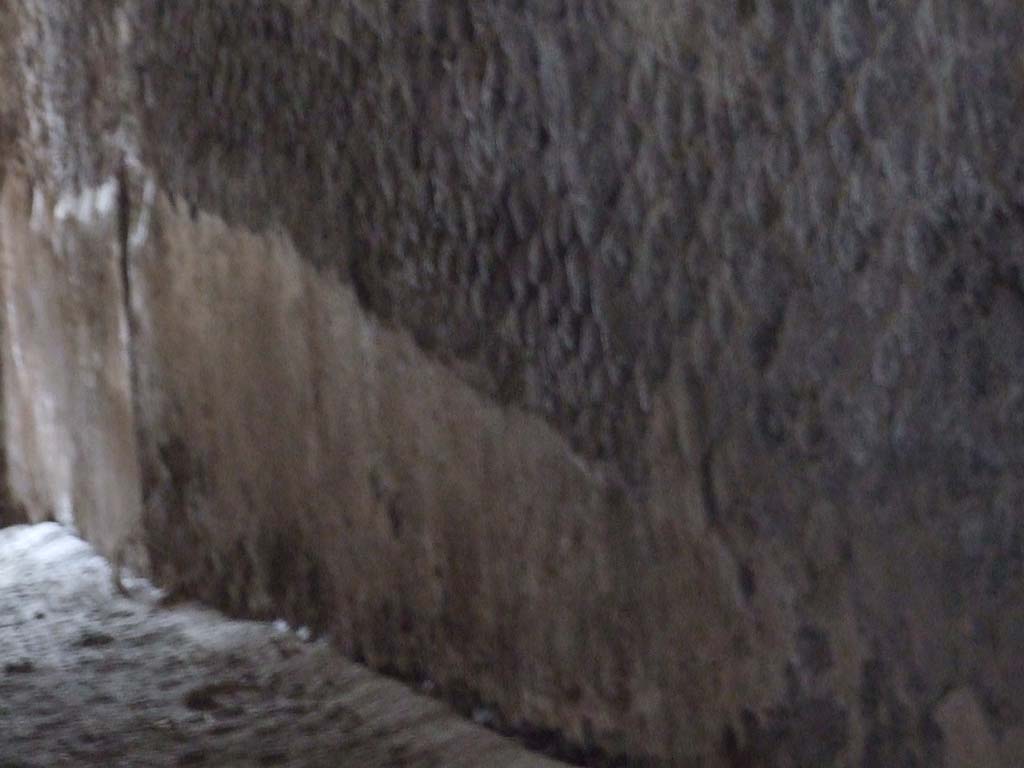 Pompeii Porta Marina. December 2006. Detail of north wall of pedestrian tunnel.