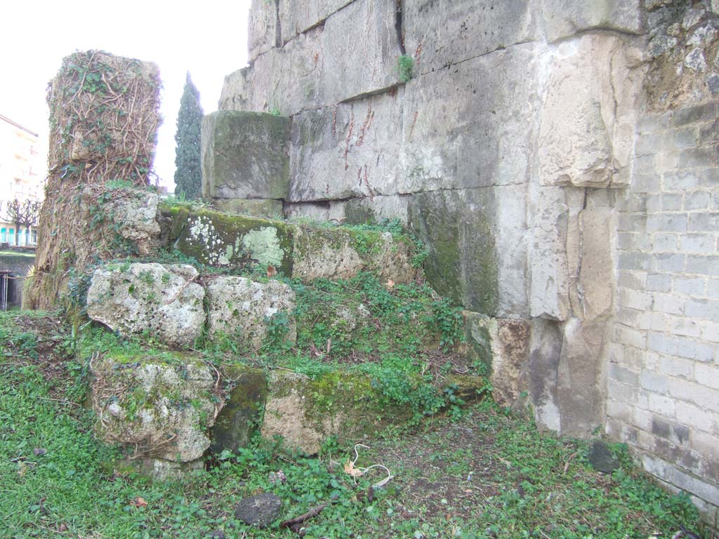 Pompeii Porta di Nocera. December 2005. Steps at east side of gate, looking south.