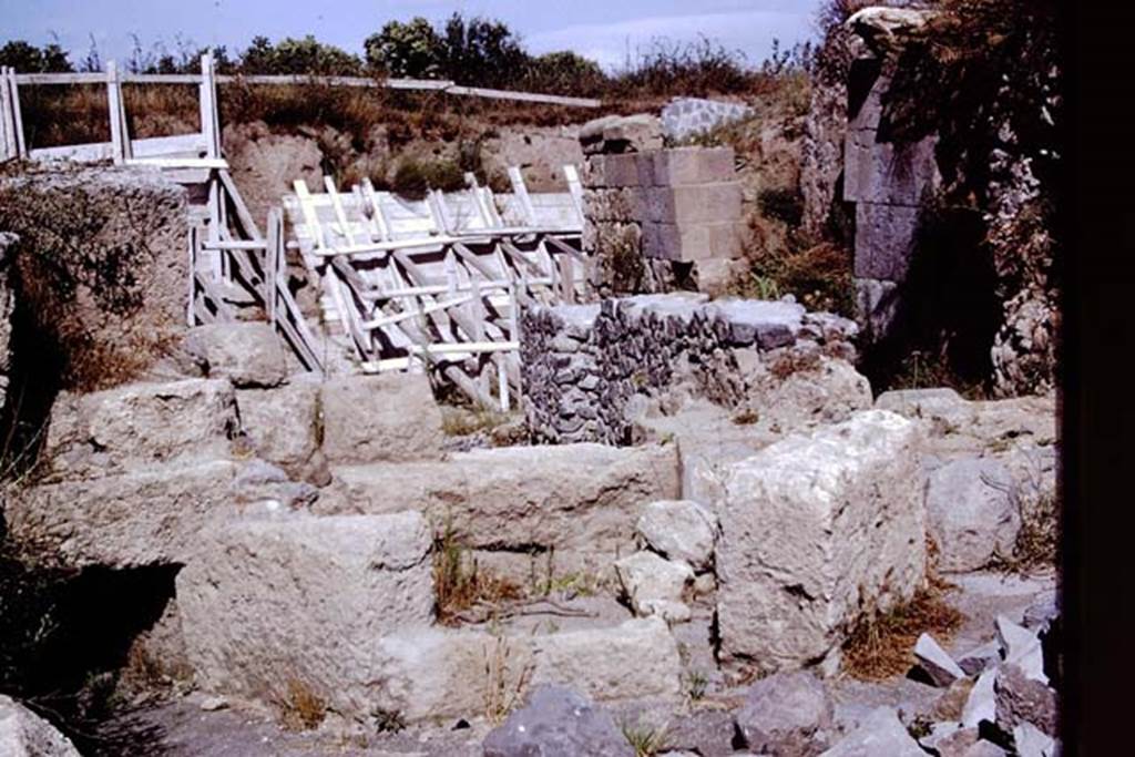 Porta di Sarno, Pompeii. 1972. Looking east. Photo by Stanley A. Jashemski. 
Source: The Wilhelmina and Stanley A. Jashemski archive in the University of Maryland Library, Special Collections (See collection page) and made available under the Creative Commons Attribution-Non Commercial License v.4. See Licence and use details. J72f0538
