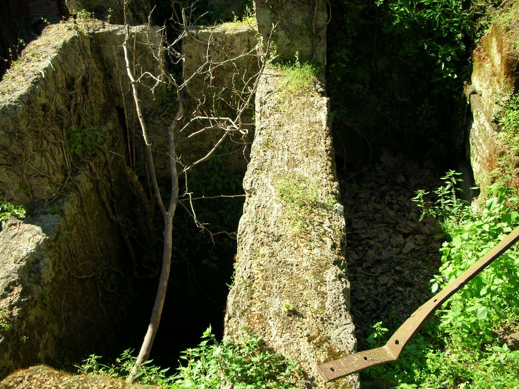 Porta Stabia, Pompeii. May 2010. Upper east side, looking north. Photo courtesy of Ivo van der Graaff.