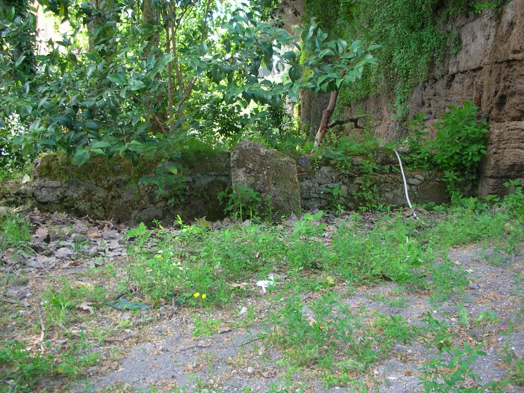 Porta Stabia, Pompeii. May 2010. South side of west wall, looking west along city walls.  Photo courtesy of Ivo van der Graaff.