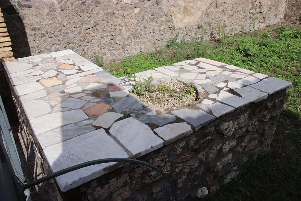 I.2.1 Pompeii. October 2024. Looking north-east across counter. Photo courtesy of Klaus Heese.