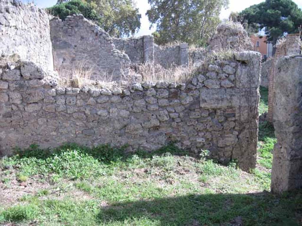 1.2.16 Pompeii. September 2010. Room 2, south wall. Photo courtesy of Drew Baker.