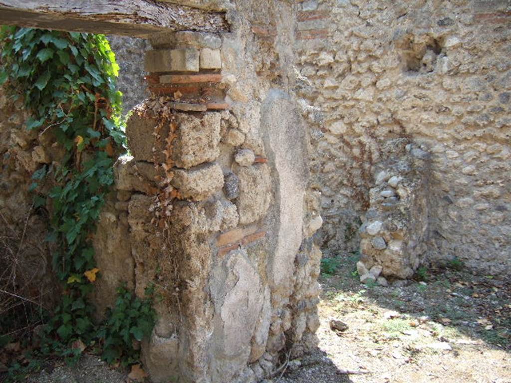 I.2.19 Pompeii. September 2005. Doorways to two rooms on south side.