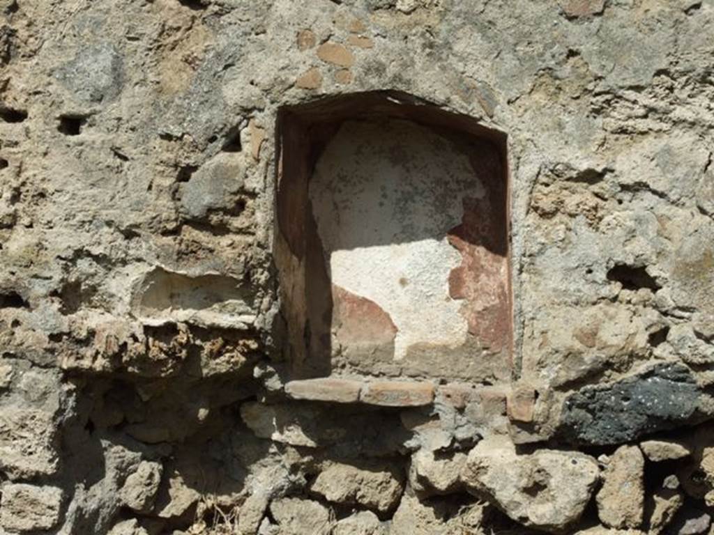 I.2.22 Pompeii.  March 2009.  Room 1. North wall with Niche.