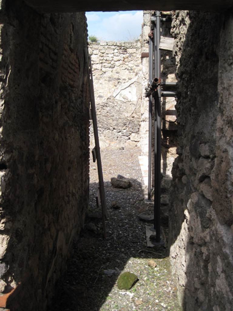 I.3.3 Pompeii. September 2010. Looking south along corridor. Photo courtesy of Drew Baker.