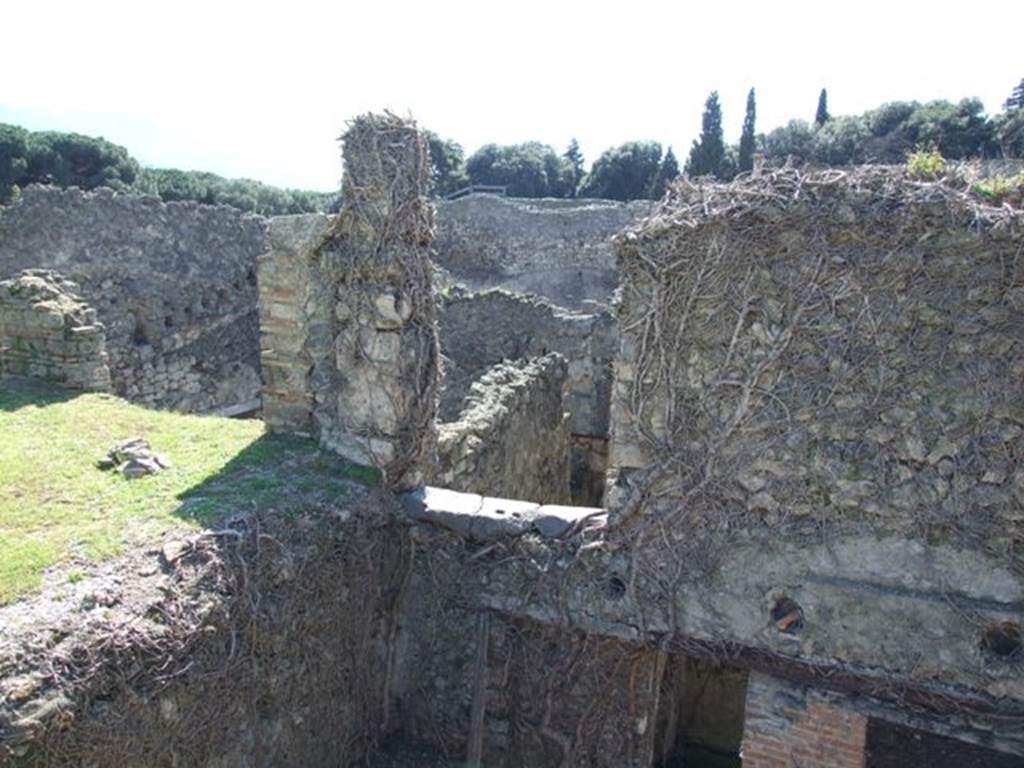 1.3.3 Pompeii. March 2009. Looking west to top of stairs leading down to atrium on lower level.