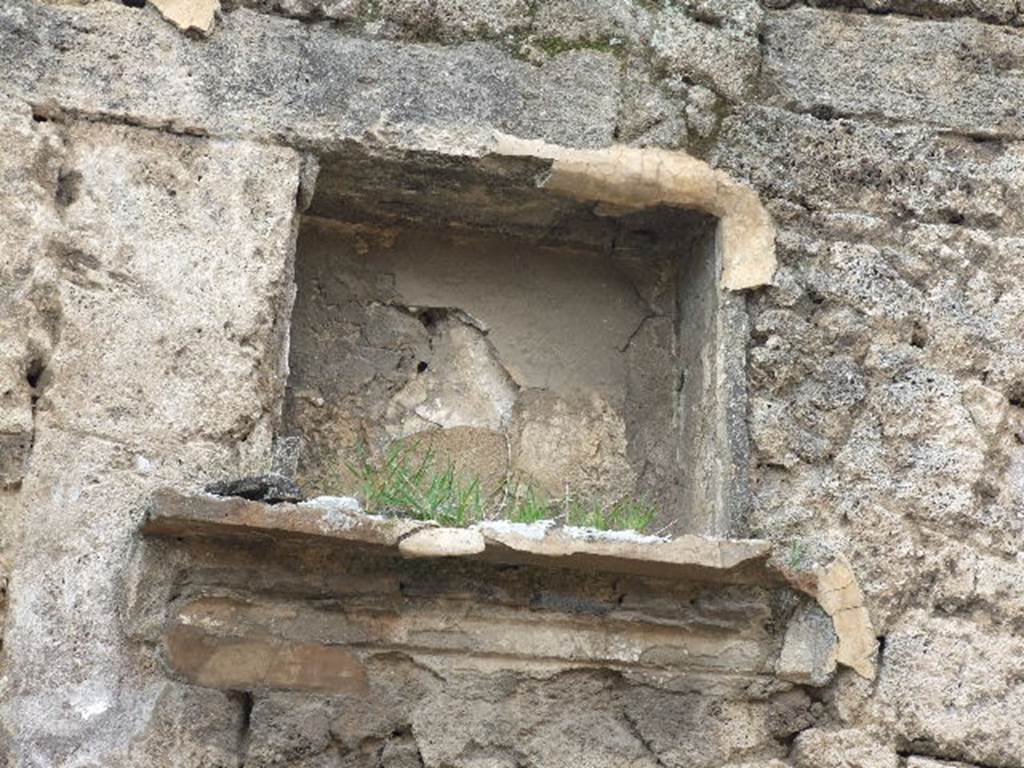 I.3.24 Niche