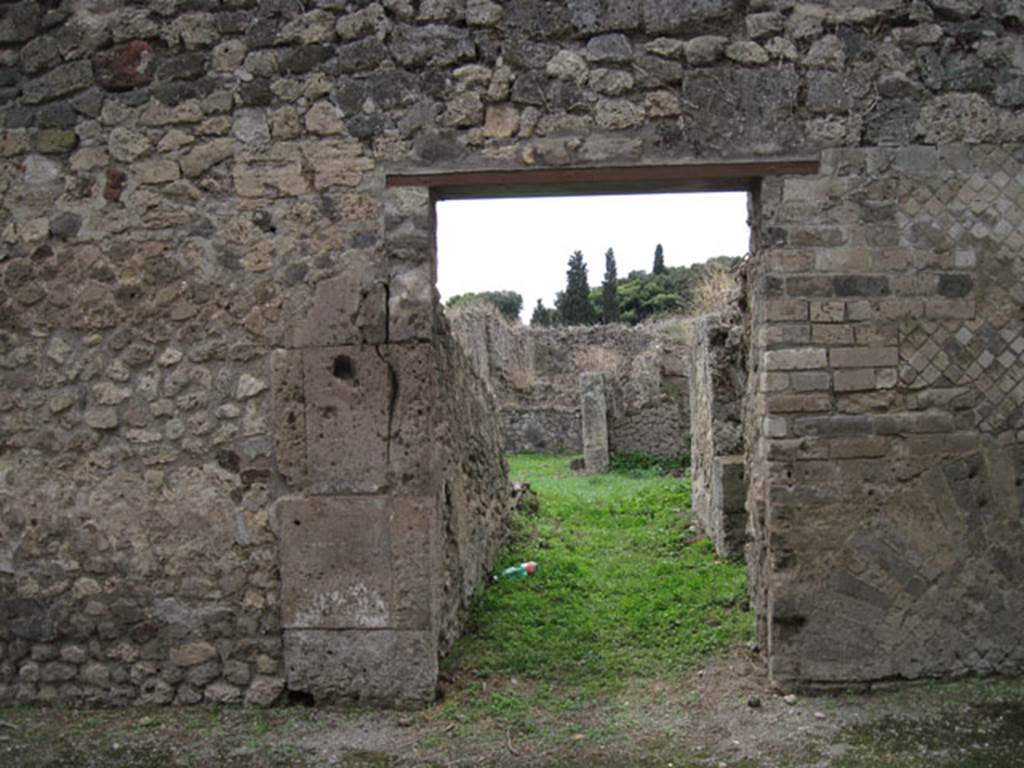 I.3.29 Pompeii. September 2010. Looking west towards entrance doorway. Photo courtesy of Drew Baker.