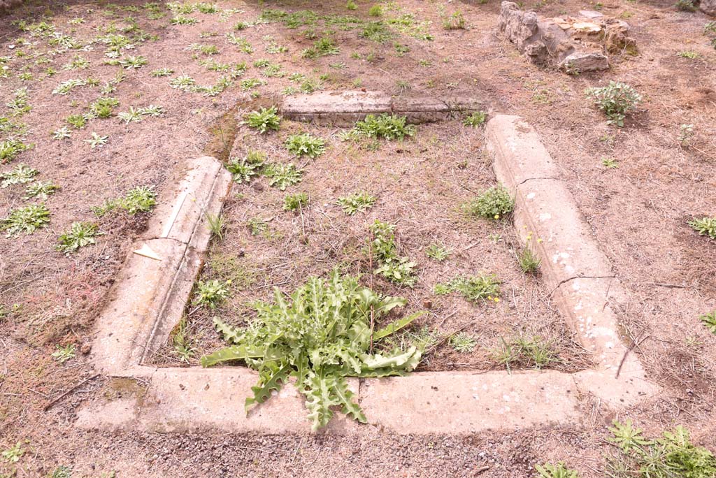 I.4.2 Pompeii. October 2019. Looking west across impluvium in atrium.
Foto Tobias Busen, ERC Grant 681269 DCOR.
