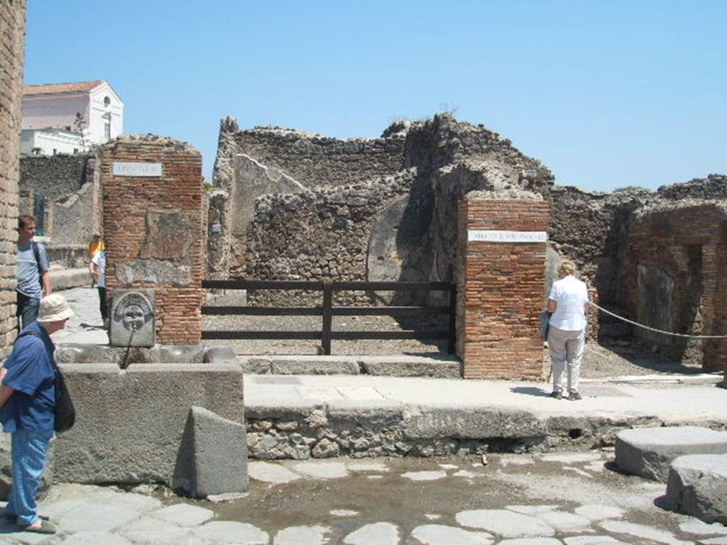 Fountain outside I.4.15 on Via Stabiana. May 2005. Looking east.