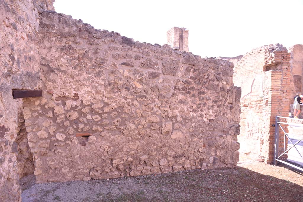 I.4.17 Pompeii. October 2019. Looking towards west wall of shop-room.
Foto Tobias Busen, ERC Grant 681269 DÉCOR.

