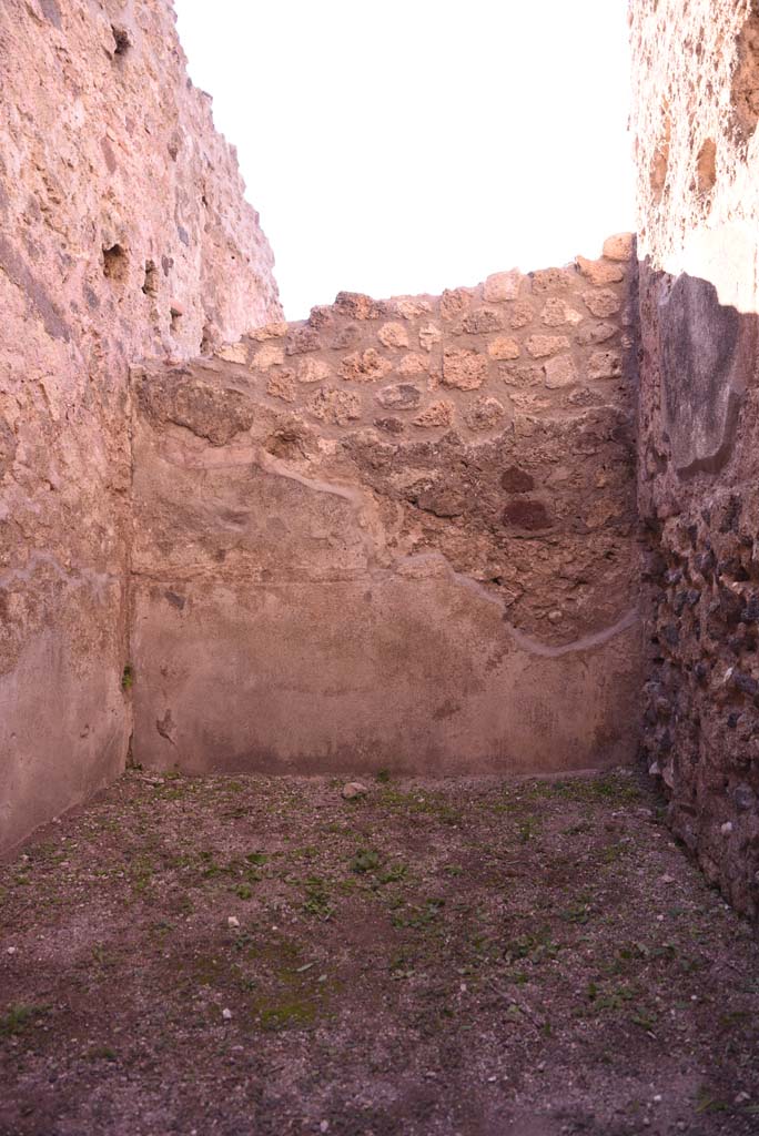 I.4.18 Pompeii. October 2019. Looking south through doorway into rear room. 
Foto Tobias Busen, ERC Grant 681269 DCOR.

