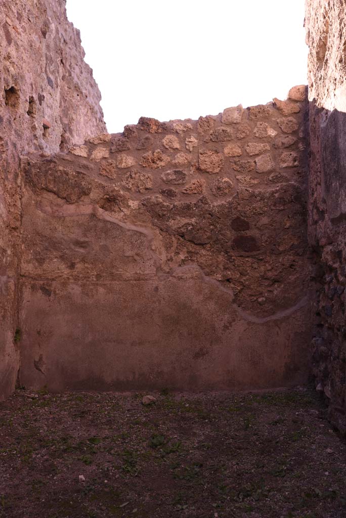 I.4.18 Pompeii. October 2019. South wall of rear room.
Foto Tobias Busen, ERC Grant 681269 DCOR.
