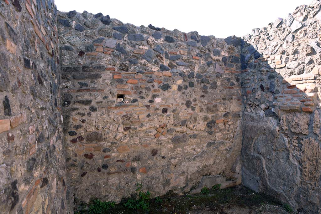 I.4.25/1.4.5 Pompeii. October 2019. Cubiculum 8, west wall.
Foto Tobias Busen, ERC Grant 681269 DCOR.
