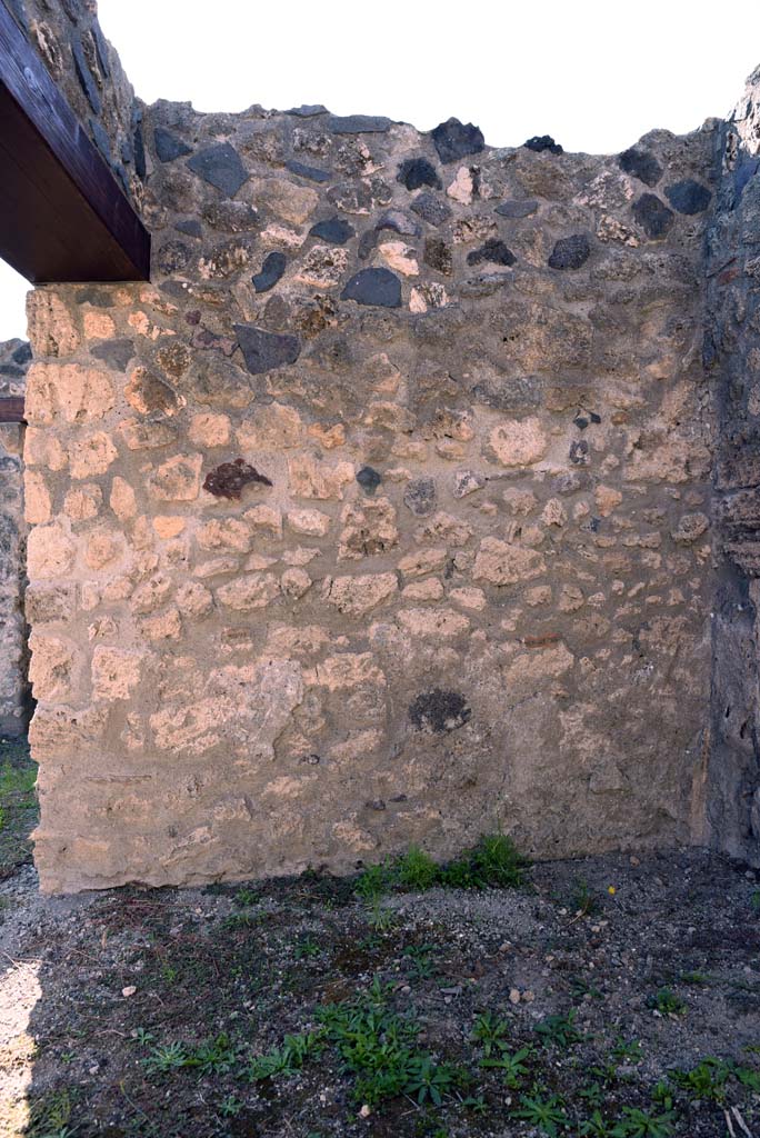 I.4.25/1.4.5 Pompeii. October 2019. Cubiculum 10, looking towards west wall.
Foto Tobias Busen, ERC Grant 681269 DCOR.
