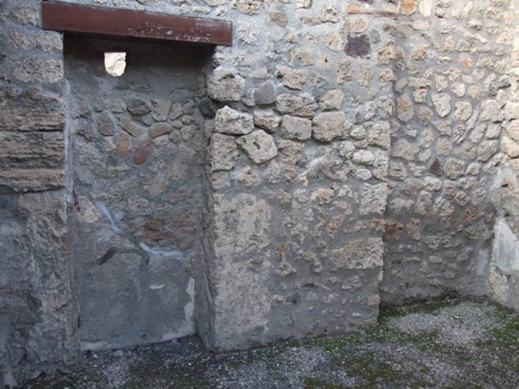 I.4.25/1.4.5 Pompeii. December 2007. Room 10, blocked doorway in north wall of cubiculum on north side of atrium. 
