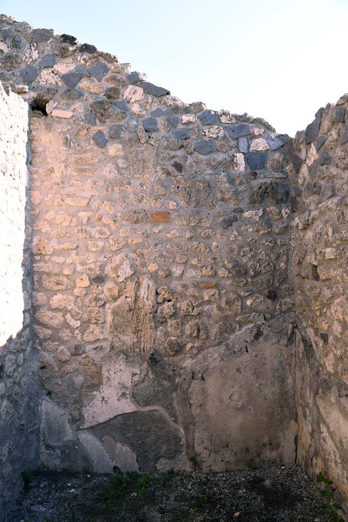 I.4.25/1.4.5 Pompeii. October 2019. Cubiculum 10, looking towards east wall. 
Foto Tobias Busen, ERC Grant 681269 DCOR.
