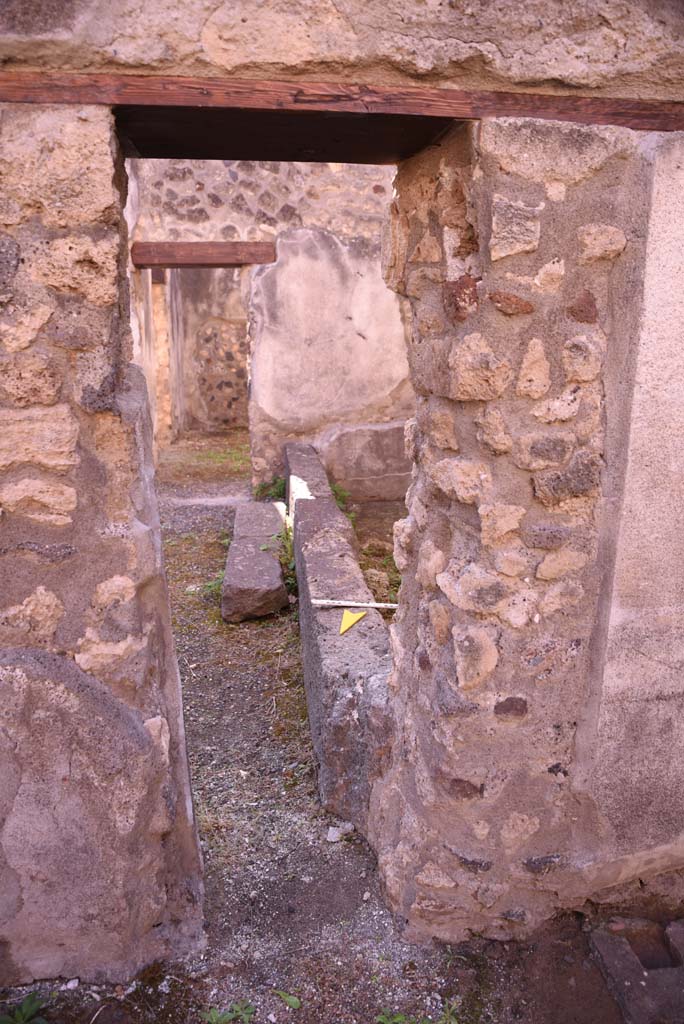 I.4.25 Pompeii. October 2019. Room 50, looking through doorway in south wall into room 51.
Foto Tobias Busen, ERC Grant 681269 DÉCOR