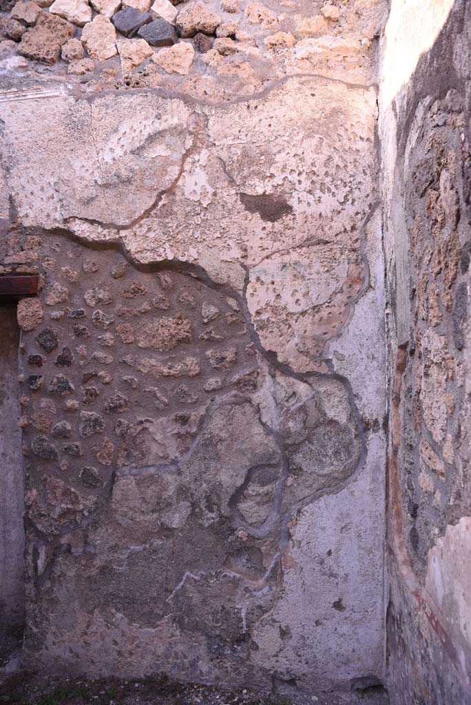 I.4.25 Pompeii. October 2019. Room 44, north wall of cubiculum, at east end.
Foto Tobias Busen, ERC Grant 681269 DCOR.
