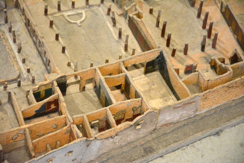 I.4.25 Pompeii. May 2019. Detail from model in Naples Archaeological Museum.
Looking west towards Middle Peristyle 17, centre left, and rooms on east side 19, 20, 21, 22, 23 and 24, lower centre.
Foto Tobias Busen, ERC Grant 681269 DCOR.
