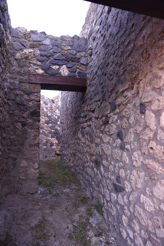 I.4.25/I.4.5 Pompeii. October 2019. Looking north along east wall in Corridor 13A, or unnumbered corridor. 
Foto Tobias Busen, ERC Grant 681269 DCOR.

