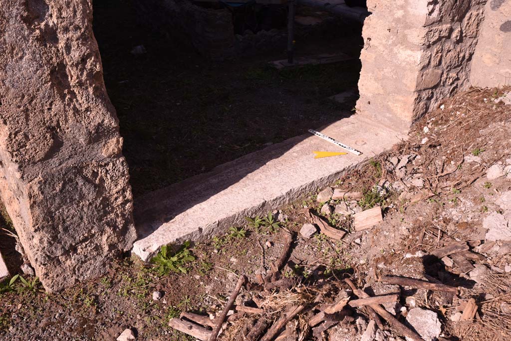 I.4.25/I.4.5 Pompeii. October 2019. Middle Peristyle 17, doorway into Atriolo 43, looking north-west.  
Foto Tobias Busen, ERC Grant 681269 DCOR.
I.4.25/I.4.5 Pompeii. October 2019. Middle Peristyle 17, doorway into Atriolo 43, looking north-west.  
Foto Tobias Busen, ERC Grant 681269 DCOR.

