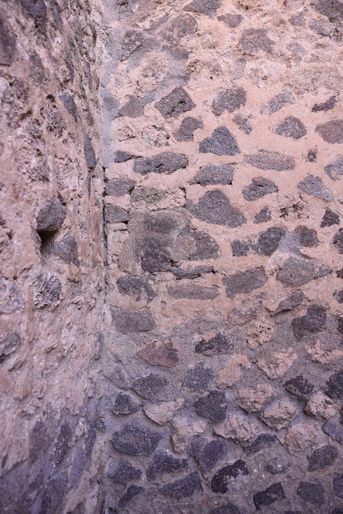 I.4.25 Pompeii. October 2019. Room 62, detail from north-west corner.
Foto Tobias Busen, ERC Grant 681269 DCOR.
