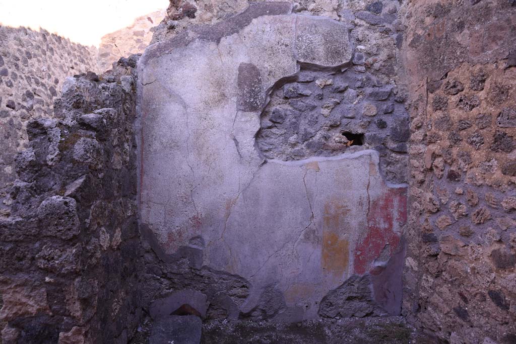 I.4.25 Pompeii. October 2019. Room 63, north-west corner and north wall.
Foto Tobias Busen, ERC Grant 681269 DCOR.
