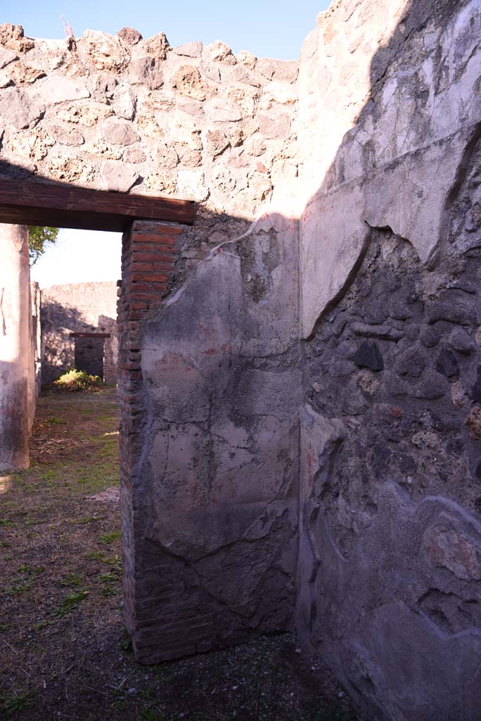 I.4.25 Pompeii. October 2019. Room 60, north-west corner of cubiculum.
Foto Tobias Busen, ERC Grant 681269 DÉCOR.
