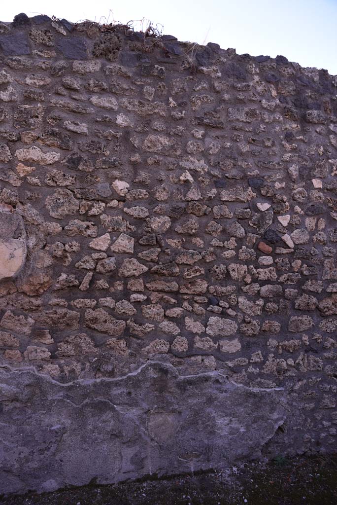 I.4.25 Pompeii. October 2019. Upper peristyle 56, continuation from south wall in south-east corner.
Foto Tobias Busen, ERC Grant 681269 DCOR
