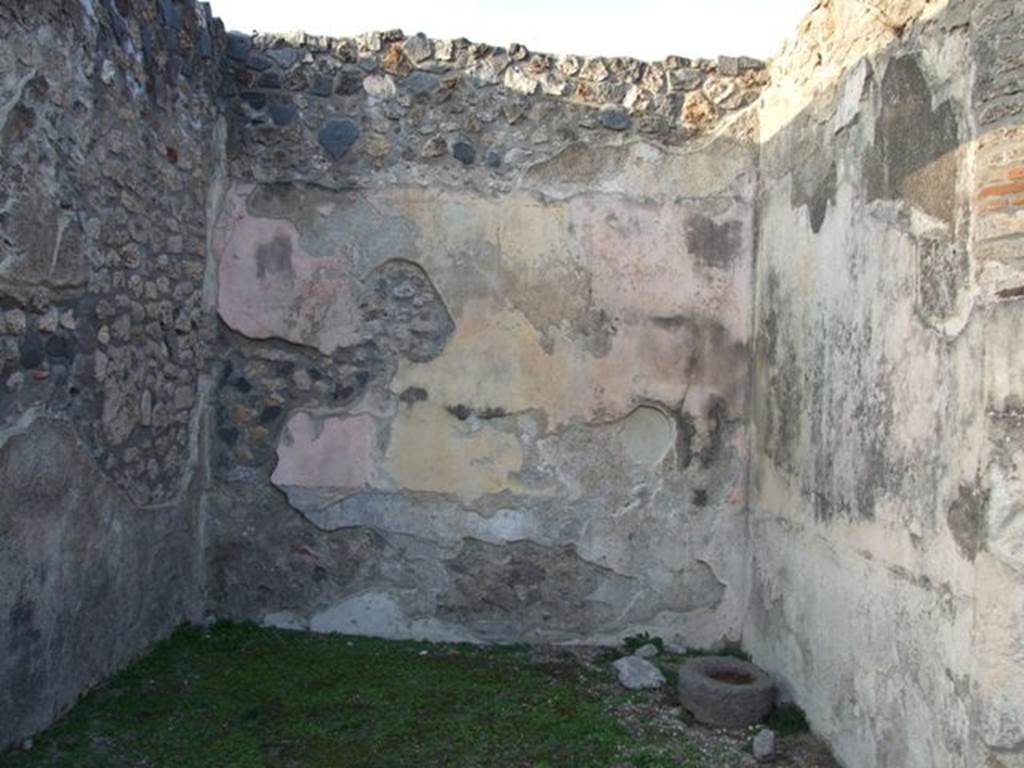 I.4.25 Pompeii. December 2007. Upper peristyle 56, north wall in vestibule in north-west corner. 