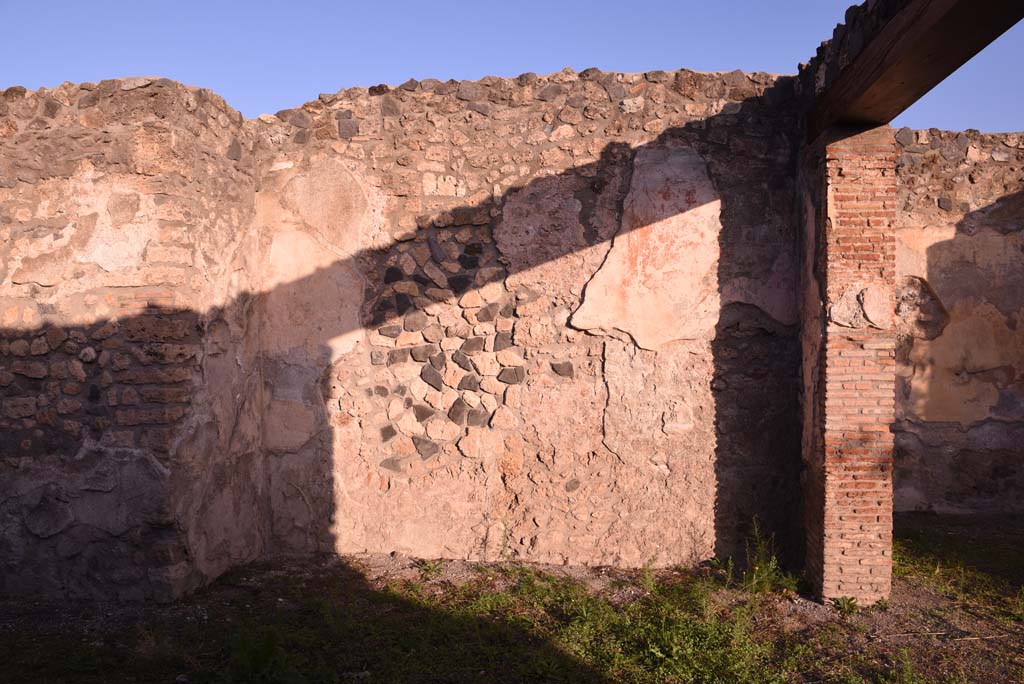 I.4.25 Pompeii. October 2019. Room 57, north wall at east end.
Foto Tobias Busen, ERC Grant 681269 DCOR.

