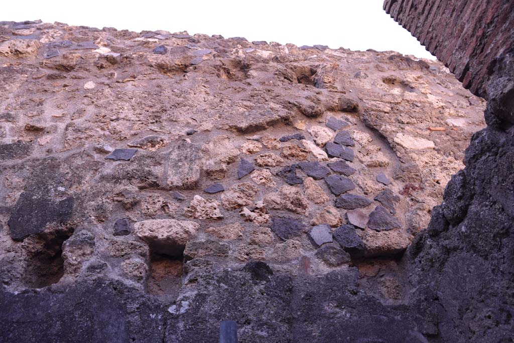 I.4.28 Pompeii. October 2019. Room 65, upper west wall at north end.
Foto Tobias Busen, ERC Grant 681269 DCOR.
