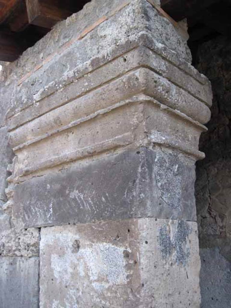 I.5.1 Pompeii. September 2010. Detail of left (east) side of portico.  Photo courtesy of Drew Baker.
