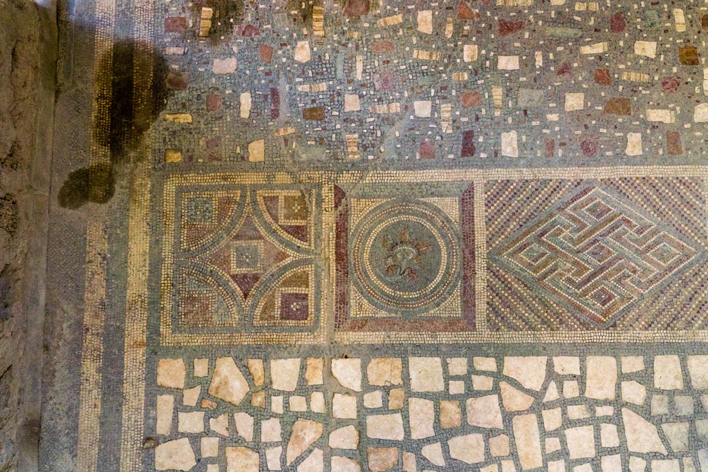 I.6.2 Pompeii. October 2023. Detail of flooring threshold, south end. Photo courtesy of Johannes Eber.