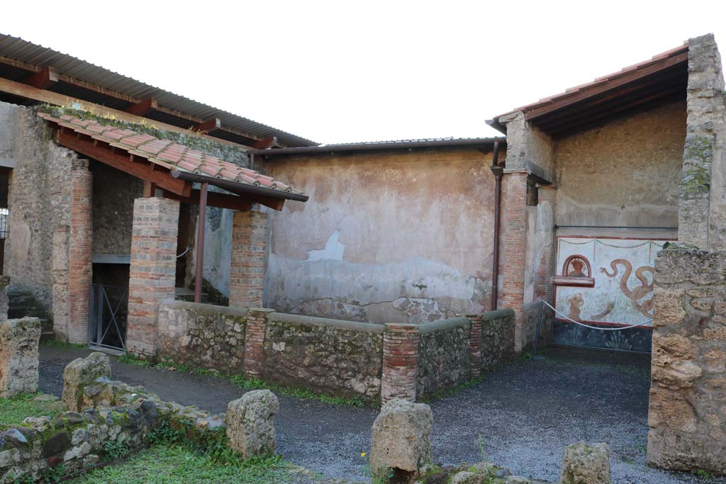 I.6.2 Pompeii. December 2018. Looking south-west from area of rooms on east side towards portico. Photo courtesy of Aude Durand.
